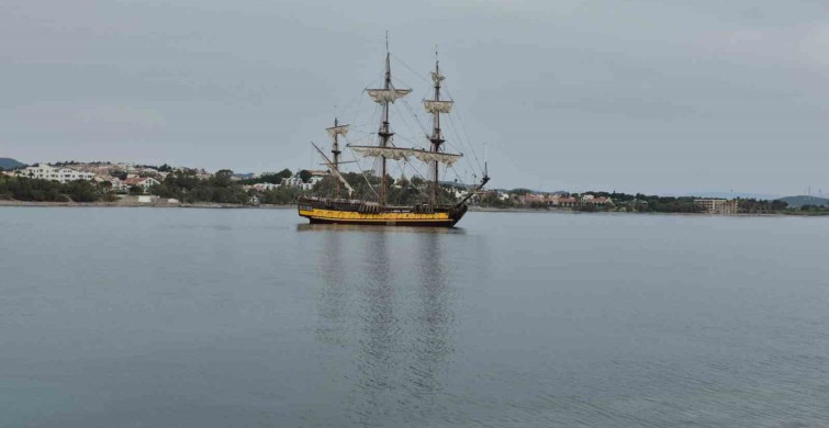 Cook Adaları Bayraklı Yelkenli Datça Limanı'na Demir Attı