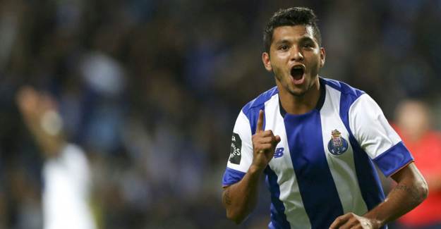 Corona Attı, Porto Lider Oldu!