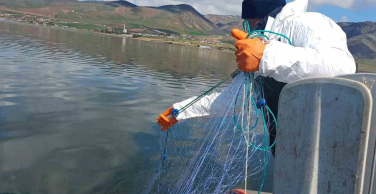 Çorum Baraj Gölü'nde Yasa Dışı Av Araçları Ele Geçirildi