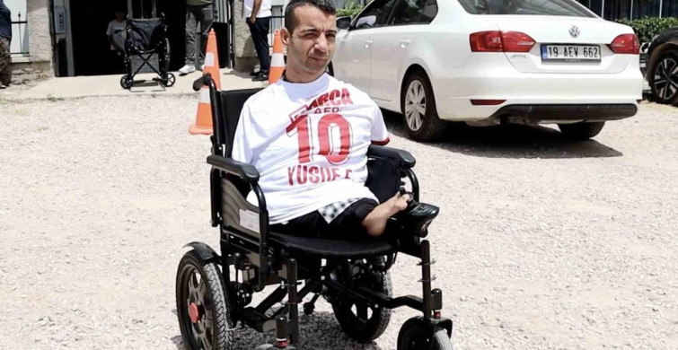Çorum FK kaptanından Ahmet Aktaş'a tekerlekli sandalye desteği