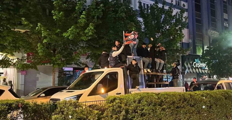 Çorum FK'ya Yoğun Destek: Yarı Final Galibiyeti Coşkuyla Kutlandı