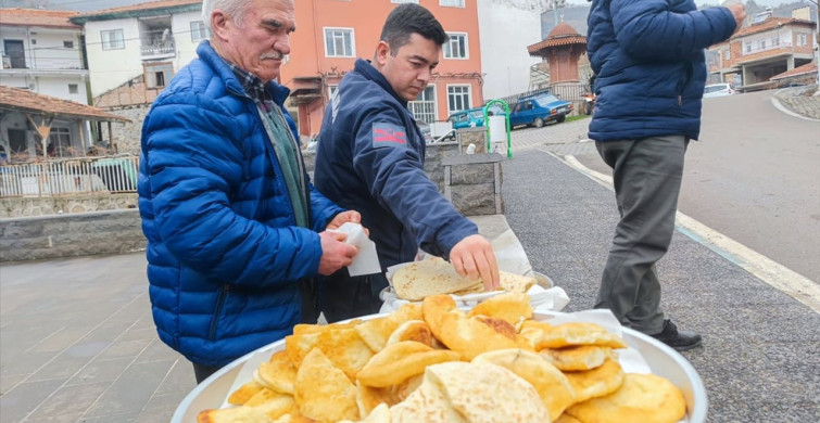 Çorum'da 300 Yıllık İlk Namaz Çöreği Geleneği Yaşatılıyor