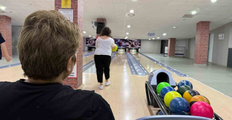 Çorum'da Anneler Bowling Etkinliği