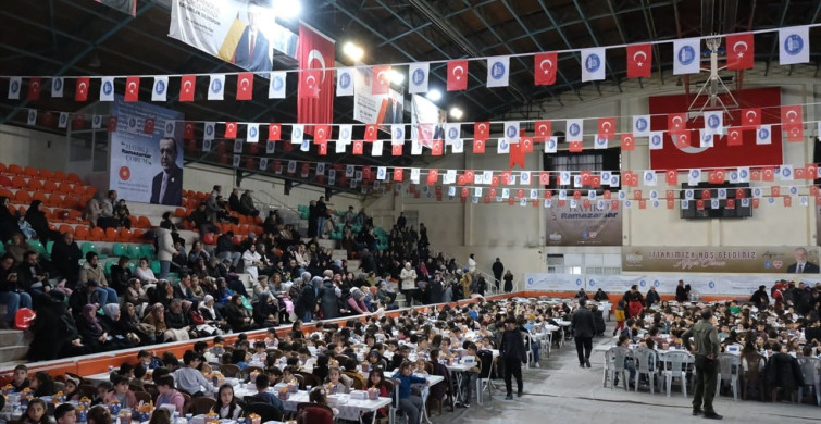 Çorum'da Çocuklar İçin Geleneksel Tekne Orucu İftar Programı Düzenlendi