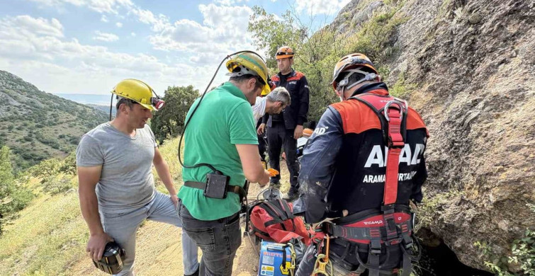 Çorum'da define ararken mağarada sıkışan şahsı kurtarma çalışmaları sürüyor
