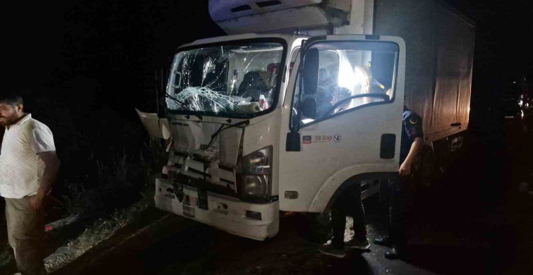 Çorum'da kamyon ile traktör çarpıştı: 1 ölü, 2 yaralı