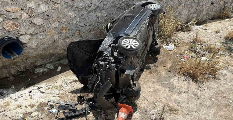 Çorum’da otomobil dereye uçtu: 2 yaralı