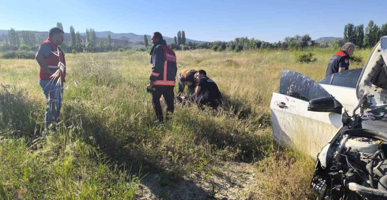 Çorum'da otomobil şarampole devrildi: 1 ölü
