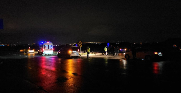 Çorum'da Polis Aracı ve Otomobil Çarpıştı: 3 Yaralı