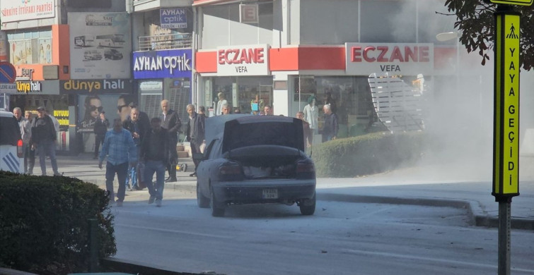 Çorum'da Seyir Halindeyken Otomobilden Yangın Çıktı Çorum'da Seyir Halindeyken Otomobilden Yangın Çıktı