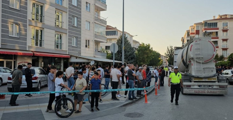 Çorum'da Tır Çarpması Sonucu 11 Yaşındaki Çocuk Hayatını Kaybetti