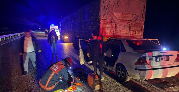 Çorum'da Tırla Çarpışan Otomobilin Sürücüsü Hayatını Kaybetti