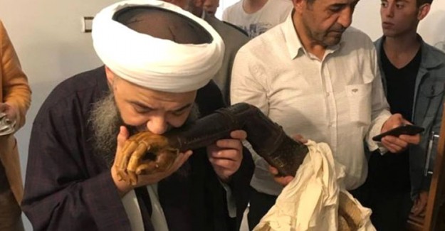 Cübbeli Ahmet'in Protez Kolu Öptüğü Görüntü Sosyal Medyada Gündem Oldu
