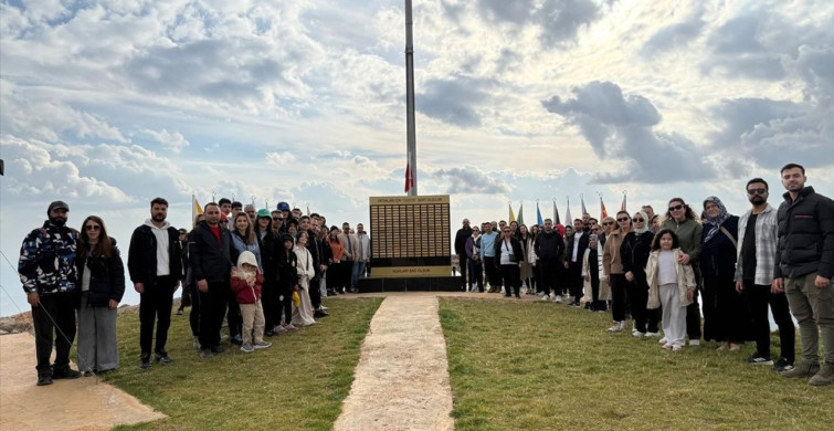 Cudi Dağı'nda Cumhuriyet Yürüyüşü Gerçekleşti Cudi Dağı'nda Cumhuriyet Yürüyüşü Gerçekleşti