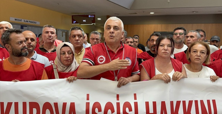 Çukurova Belediyesi İşçileri Maaş Eylemi Düzenledi