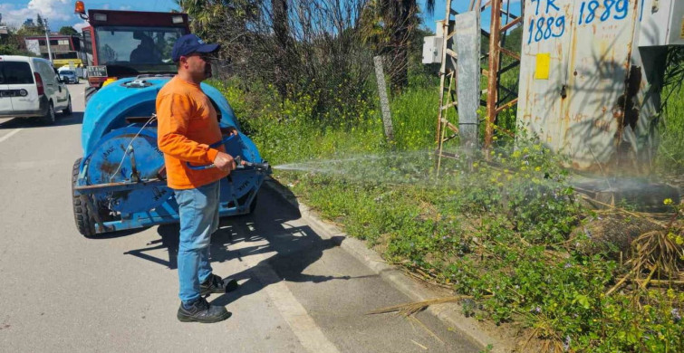 Çukurova Belediyesi Yeşil Alanlarda Yoğun Bakım Çalışmaları Gerçekleştiriyor