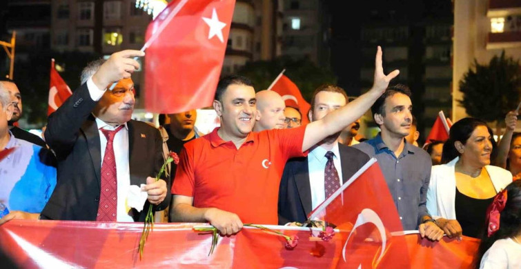 Çukurova’da 19 Mayıs Coşkusu: Meşale Yürüyüşü ve Konser