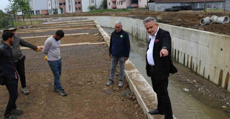 Cumayeri'de Dere Islah Çalışmaları Devam Ediyor