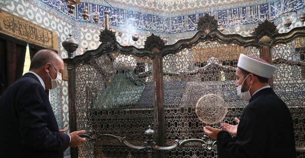 Cumhurbaşkanı Erdoğan Eyüpsultan Camii'nde