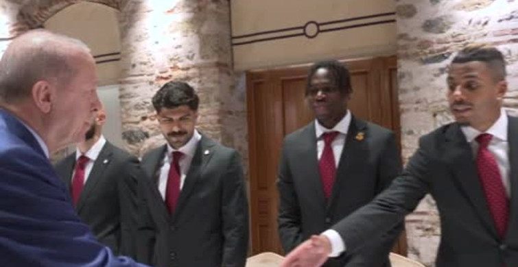 Cumhurbaşkanı Erdoğan Galatasaray'ı Kutladı