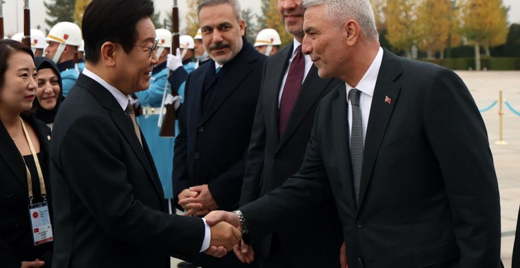 Cumhurbaşkanı Erdoğan, Güney Kore Devlet Başkanı Lee'yi Törenle Karşıladı