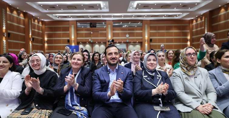 Cumhurbaşkanı Erdoğan, Kadın Kolları Danışma Meclisi'ne Telefonla Katıldı