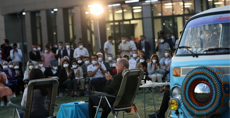 Cumhurbaşkanı Erdoğan Mersin'de Gençlerle Buluştu