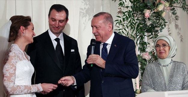 Cumhurbaşkanı Erdoğan Nikah Şahidi Oldu