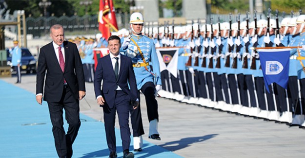 Cumhurbaşkanı Erdoğan, Ukrayna Devlet Başkanı Zelenskiy'i Resmi Törenle Kabul Etti