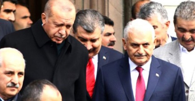 Cumhurbaşkanı Erdoğan ve AK Parti İstanbul Adayı Binali Yıldırım Cuma Namazını Beraber Kıldı