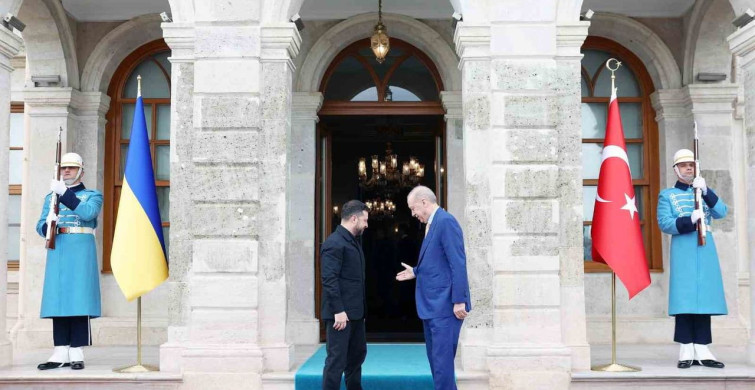 Cumhurbaşkanı Erdoğan ve Ukrayna Lideri Zelenskiy Resmi Görüşmeye Başladı