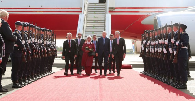 Cumhurbaşkanı Erdoğan'ın Almanya Gezisinde İlginç Halı Detayı!