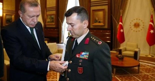 Cumhurbaşkanı FETÖ'cü Yaveri Bu Yöntemle Sınamış