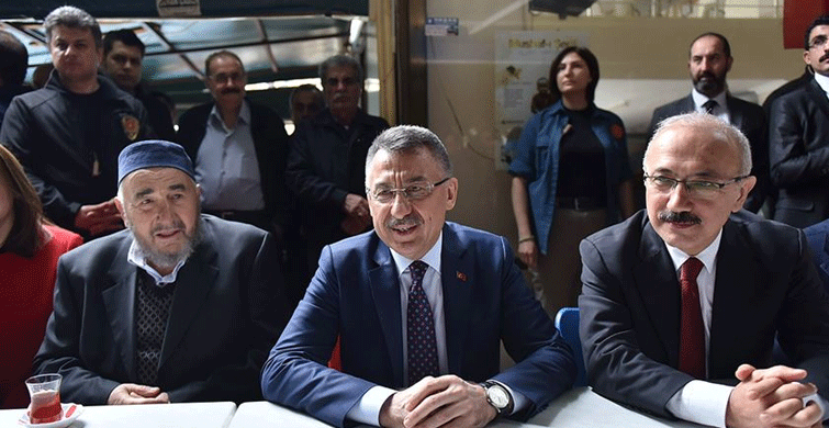 Cumhurbaşkanı Yardımcısı Fuat Oktay'dan Mersin'de Esnafa Ziyaret 