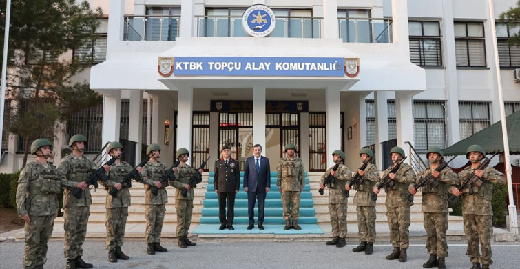 Cumhurbaşkanı Yardımcısı Yılmaz, KKTC'de Mehmetçikle İftar Yaptı