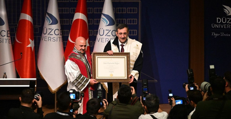 Cumhurbaşkanı Yardımcısı Yılmaz'a Düzce Üniversitesinde Fahri Profesörlük Unvanı Verildi