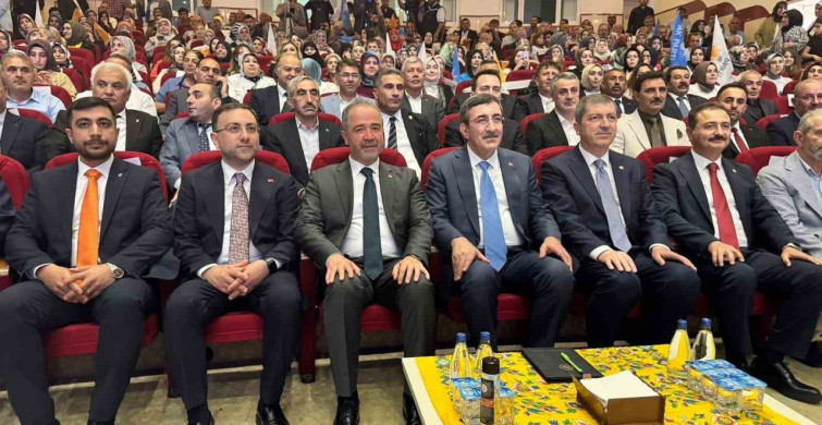 Cumhurbaşkanı yardımıcısı Yılmaz: Türkiye, çevresindeki krizlere rağmen istikrarını koruyor