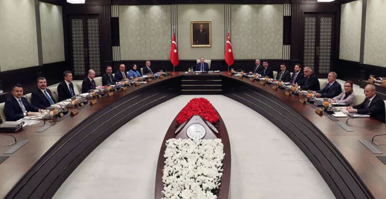 Cumhurbaşkanlığı Kabinesi Bugün Toplanıyor: Masada Ekonomi Ağırlıklı 7 Önemli Konu Başlığı Var! 