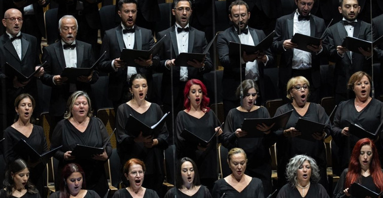Cumhurbaşkanlığı Senfoni Orkestrası 200. Yılını Coşkulu Bir Konserle Kutladı