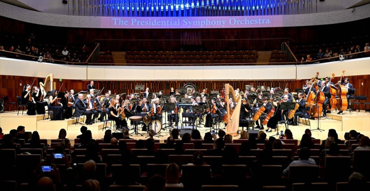 Cumhurbaşkanlığı Senfoni Orkestrası Moskova'da Cumhuriyet Bayramı Konseri Verdi