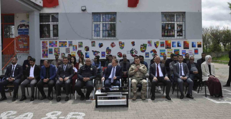 Cumhuriyet İlk ve Ortaokulu'nda Bilim ve Sanat Şöleni Yapıldı