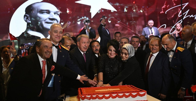 Cumhuriyet'in 102. Yılı Kutlandı Cumhuriyet'in 102. Yılı Kutlandı