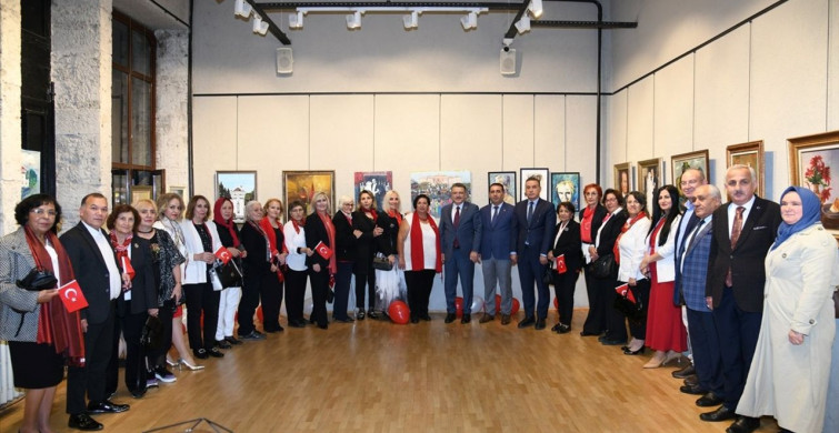 Cumhuriyet'in Renkleri Sergisi Trabzon'da Açıldı Cumhuriyet'in Renkleri Sergisi Trabzon'da Açıldı