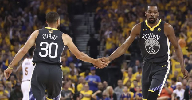 Curry ve Durant Ortaklığı Warriors’u Galibiyete Taşıdı!