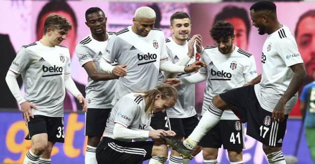 Cyle Larin Tarihe Geçti!