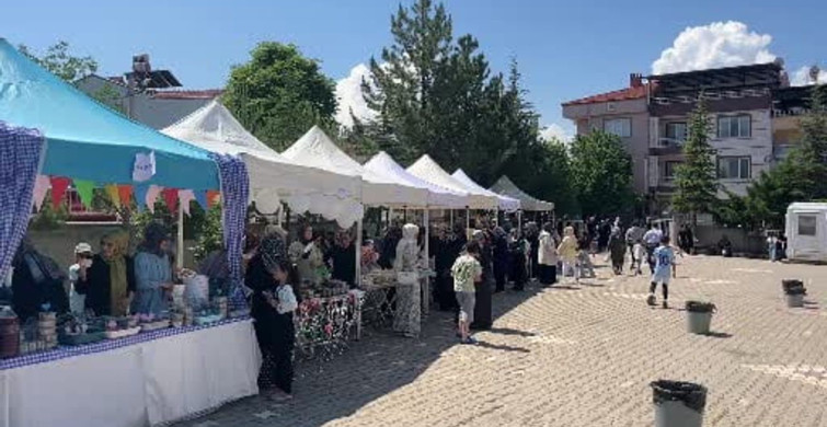 Dağçeşme Mahallesi'nde Geleneksel Hayır Çarşısı Etkinliği Düzenlendi