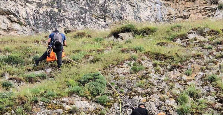 Dağda Mahsur Kalan İki Genç, Ekiplerin Çalışmasıyla Kurtarıldı