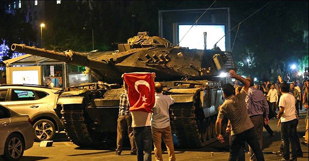 Darbe Girişimi Hakkında Bilinmeyen Ayrıntı, O Gece Cumhurbaşkanlığı Koltuğuna Kim Oturacaktı
