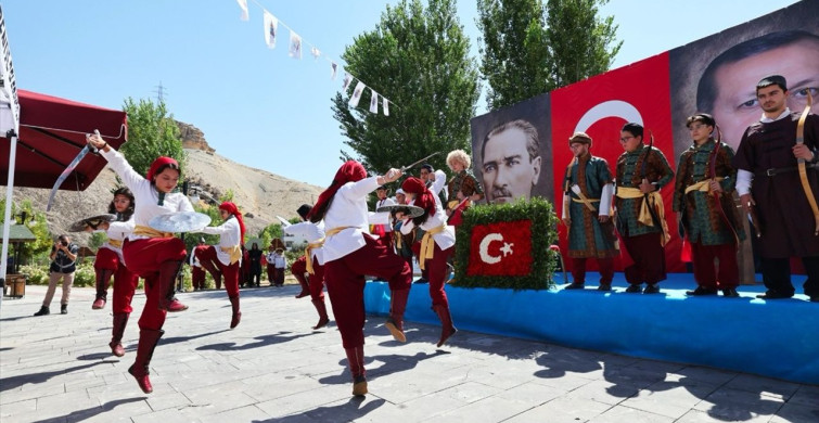 Darende'de 72. Zengibar Karakucak Güreş ve Kültür Festivali Coşkuyla Başladı