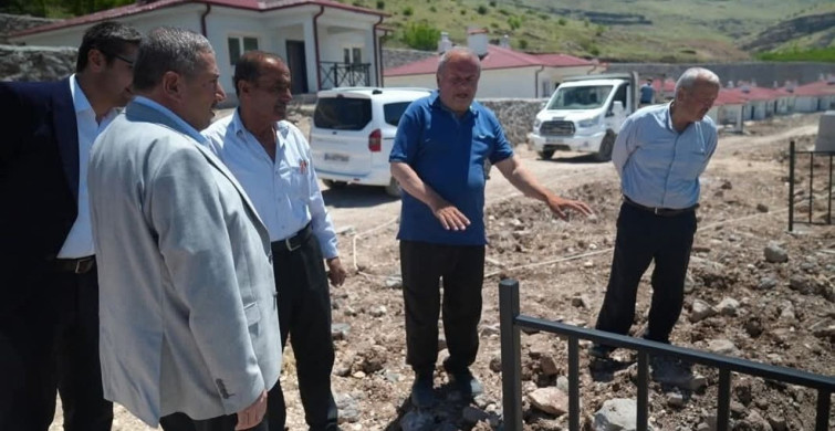 Darende’de Yenipınar Mahallesi’ne menfez, mahalle konağı ve yol yatırımı